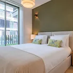 Apartment Jardim Da Gloria - T3 De Luxe Dans Prive - Luxury 3-bedroom In Private Lisbon