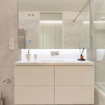 Jardim Da Gloria - T3 De Luxe Dans Prive - Luxury 3-bedroom In Private Lisbon